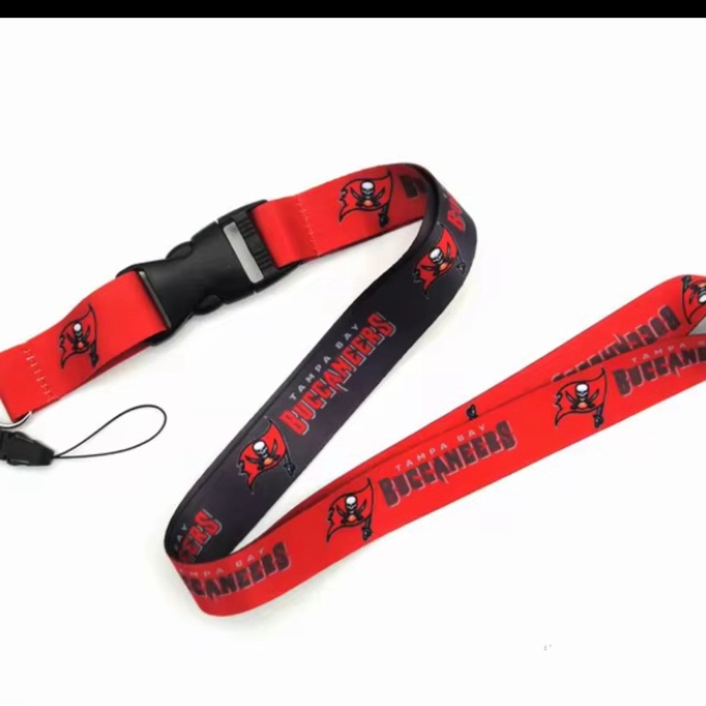 TAMPA BAY BUCCANEERS NFL ID BADGE KEYCHAIN LANYARD